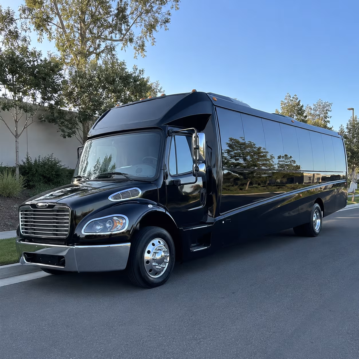 fort collins 25 passenger minibus